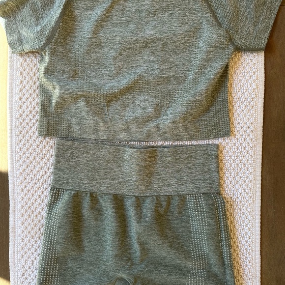 SHEIN Green 2 Piece Athletic Set Sz M New - Picture 1 of 4